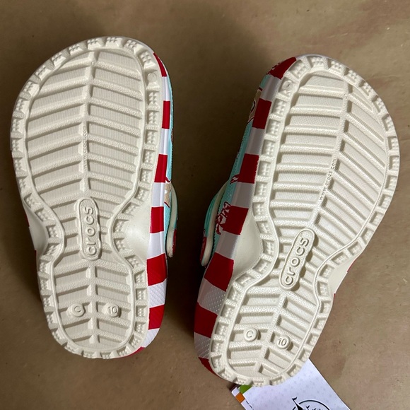 NWT Crocs Disney Parks Mickey Mouse Holiday Treats Classic Clogs - Picture 7 of 8